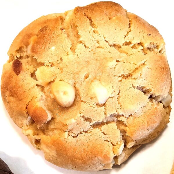 Creamy Macadamia Nut Cookie